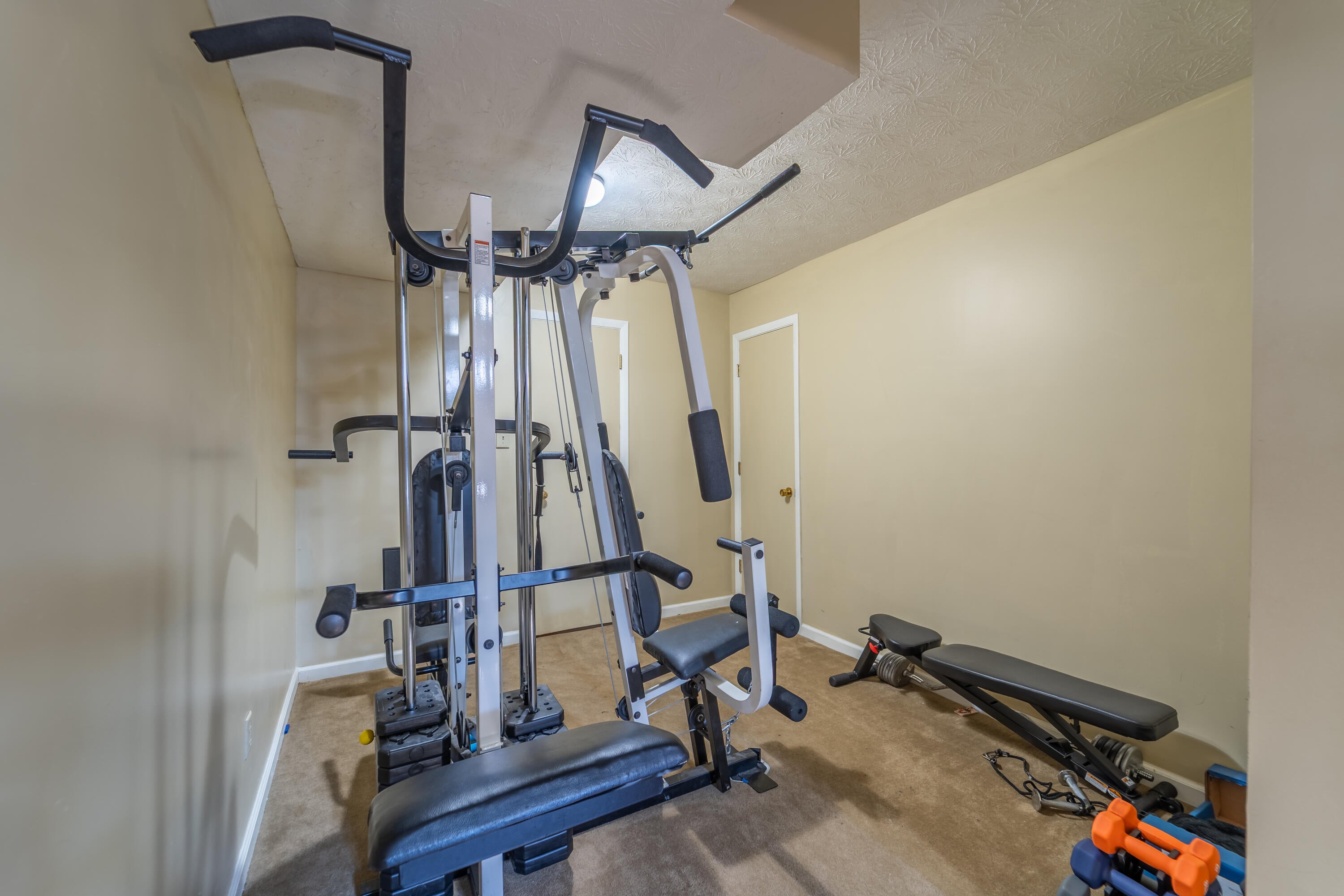 Lexington, Kentucky, 40502, United States, 4 Bedrooms Bedrooms, ,4 BathroomsBathrooms,Residential,For Sale,1976316