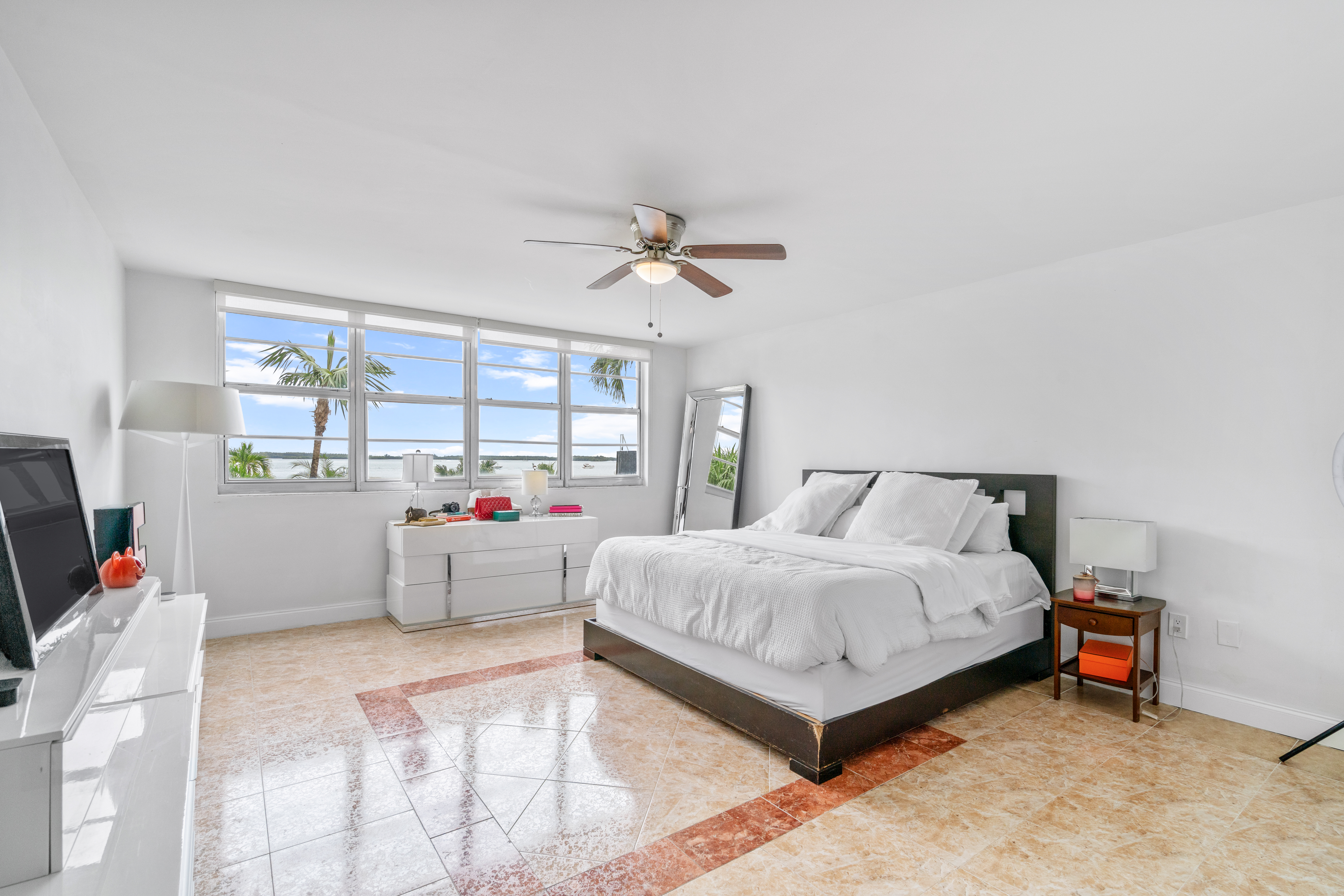  905 Brickell Bay Dr, Miami, FL, 33131 - 物件實景