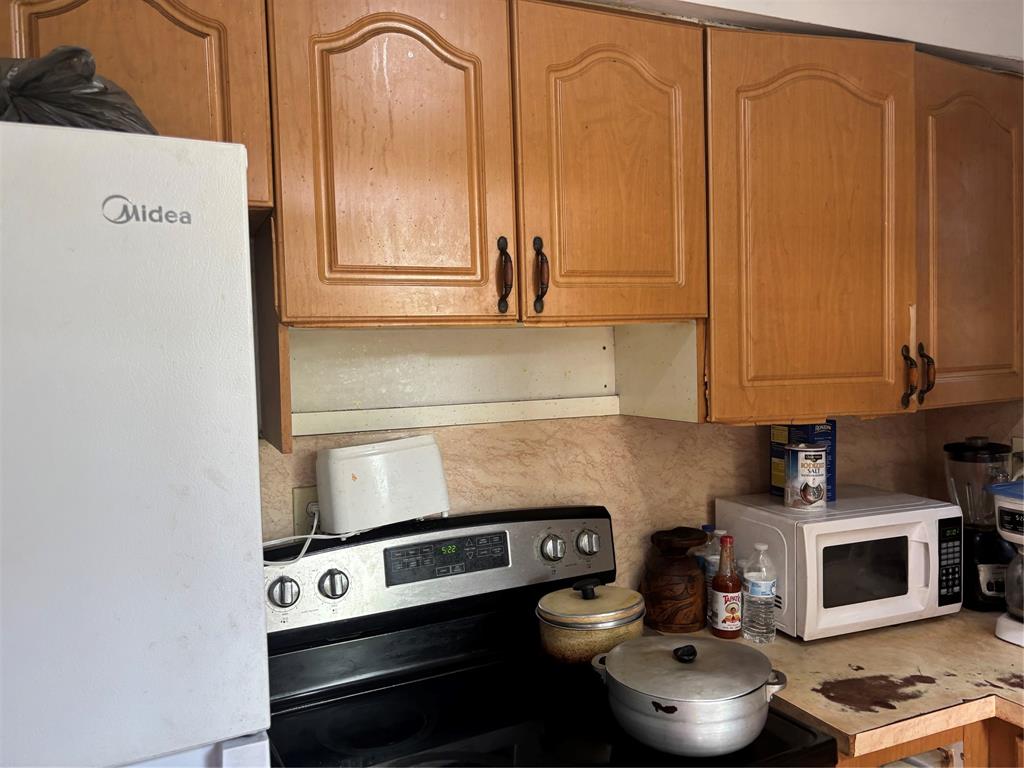 Fort Lauderdale, Florida, 33304, United States, 2 Bedrooms Bedrooms, ,2 BathroomsBathrooms,Residential,For Sale,1936952