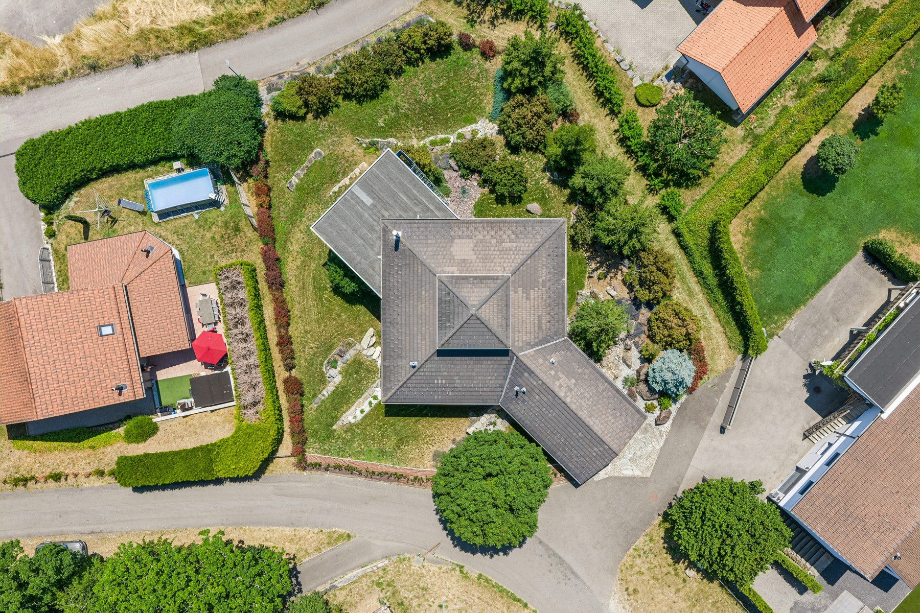  Contemporary architect-designed villa with spectacular spaces, at the foot of Le - 物件實景