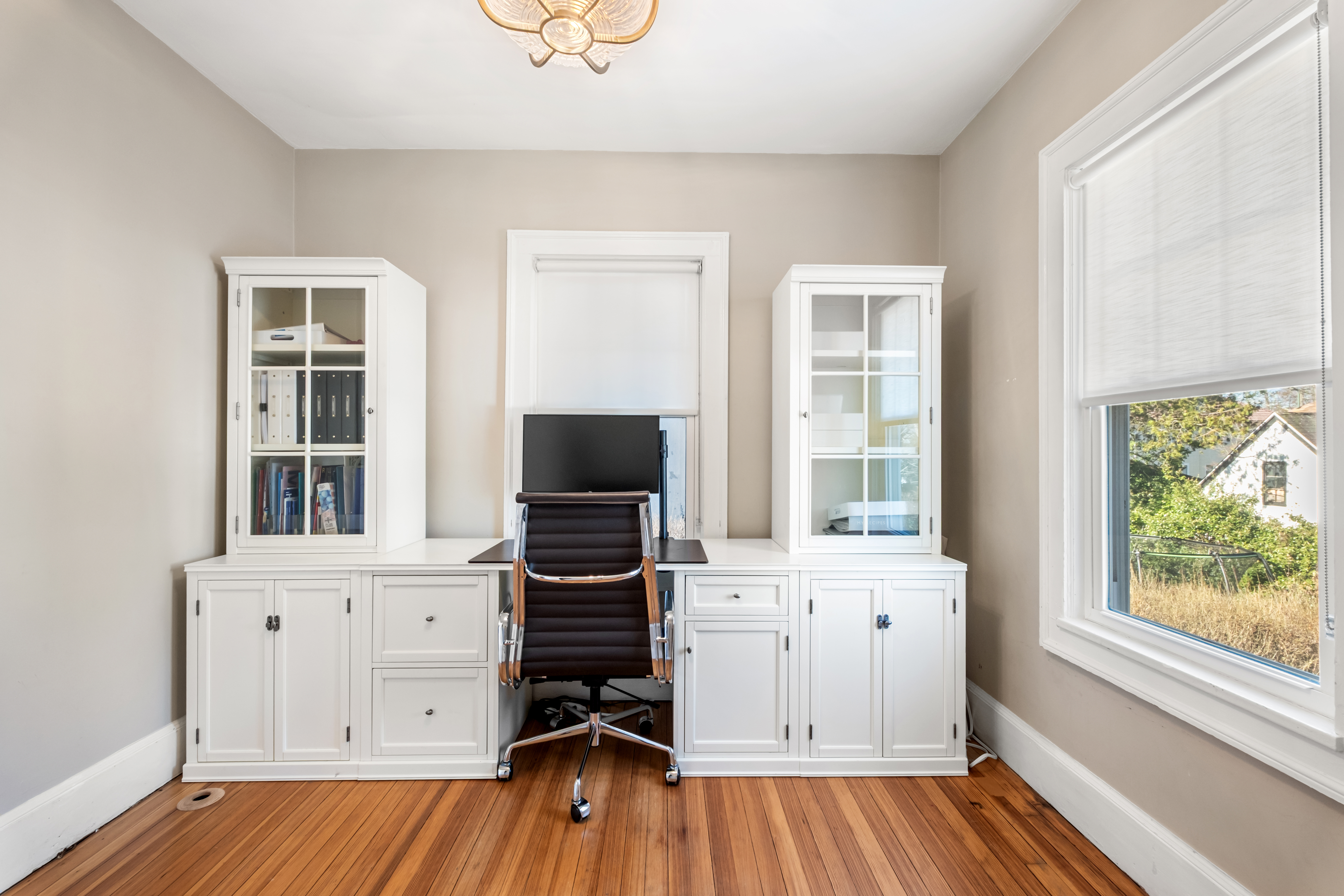  a gracious, fully-updated home where  every detail has been considered. - 物件實景