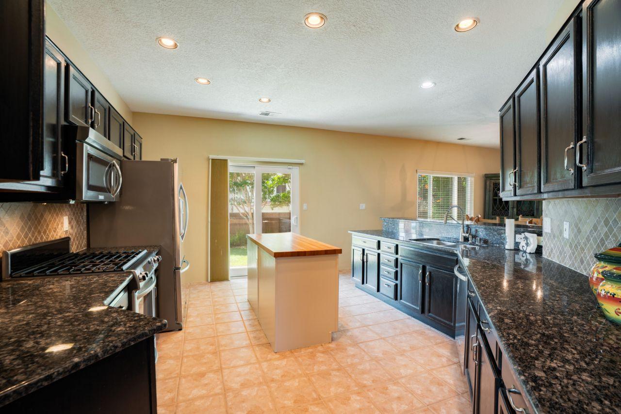 Albuquerque, New Mexico, 87114, United States, 5 Bedrooms Bedrooms, ,4 BathroomsBathrooms,Residential,For Sale,1890374