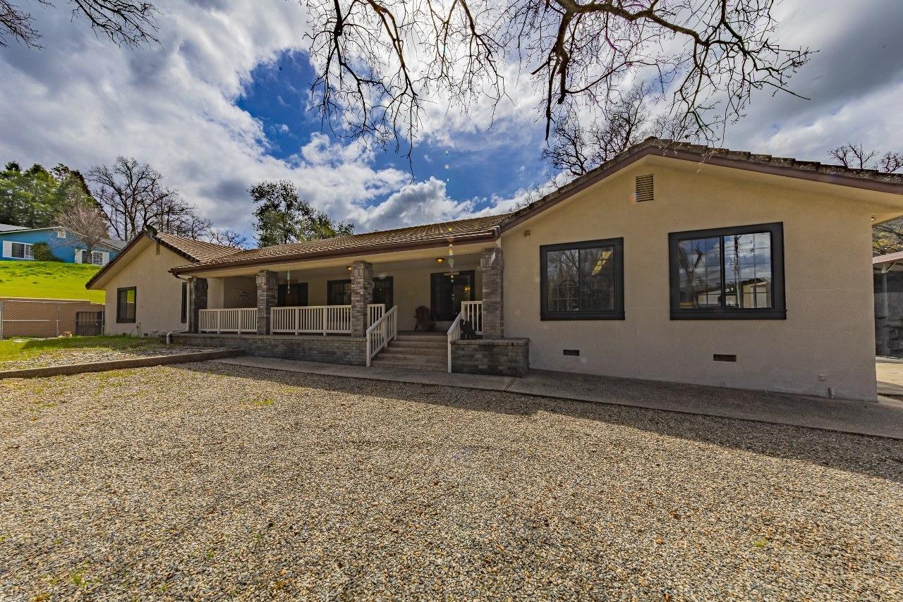 Oakhurst, California, 93644, United States, 3 Bedrooms Bedrooms, ,3 BathroomsBathrooms,Residential,For Sale,1977364