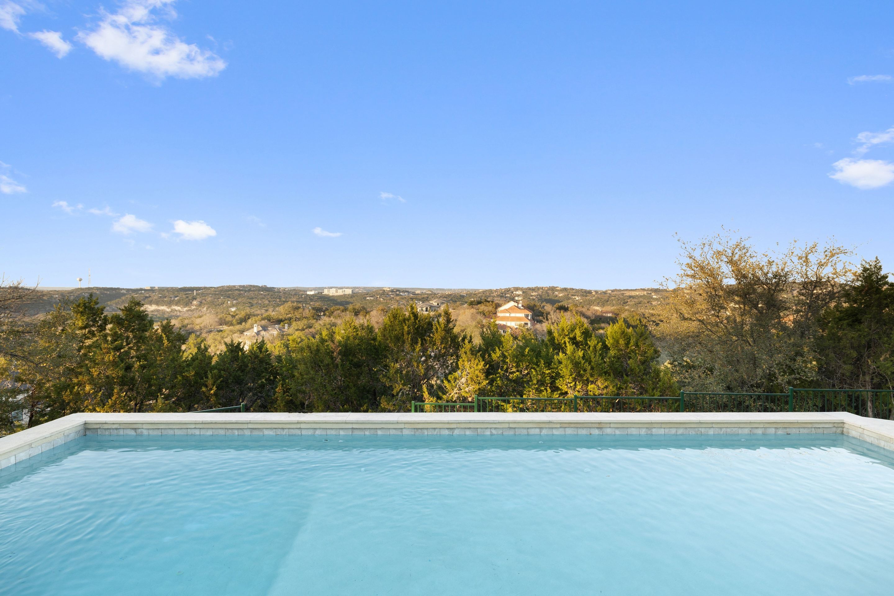  Privately Gated + Completely Reimagined in Barton Creek - 物件實景