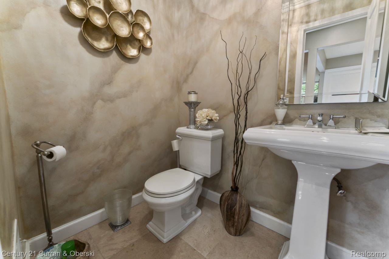 Dearborn Heights, Michigan, 48127, United States, 4 Bedrooms Bedrooms, ,4 BathroomsBathrooms,Residential,For Sale,1905495