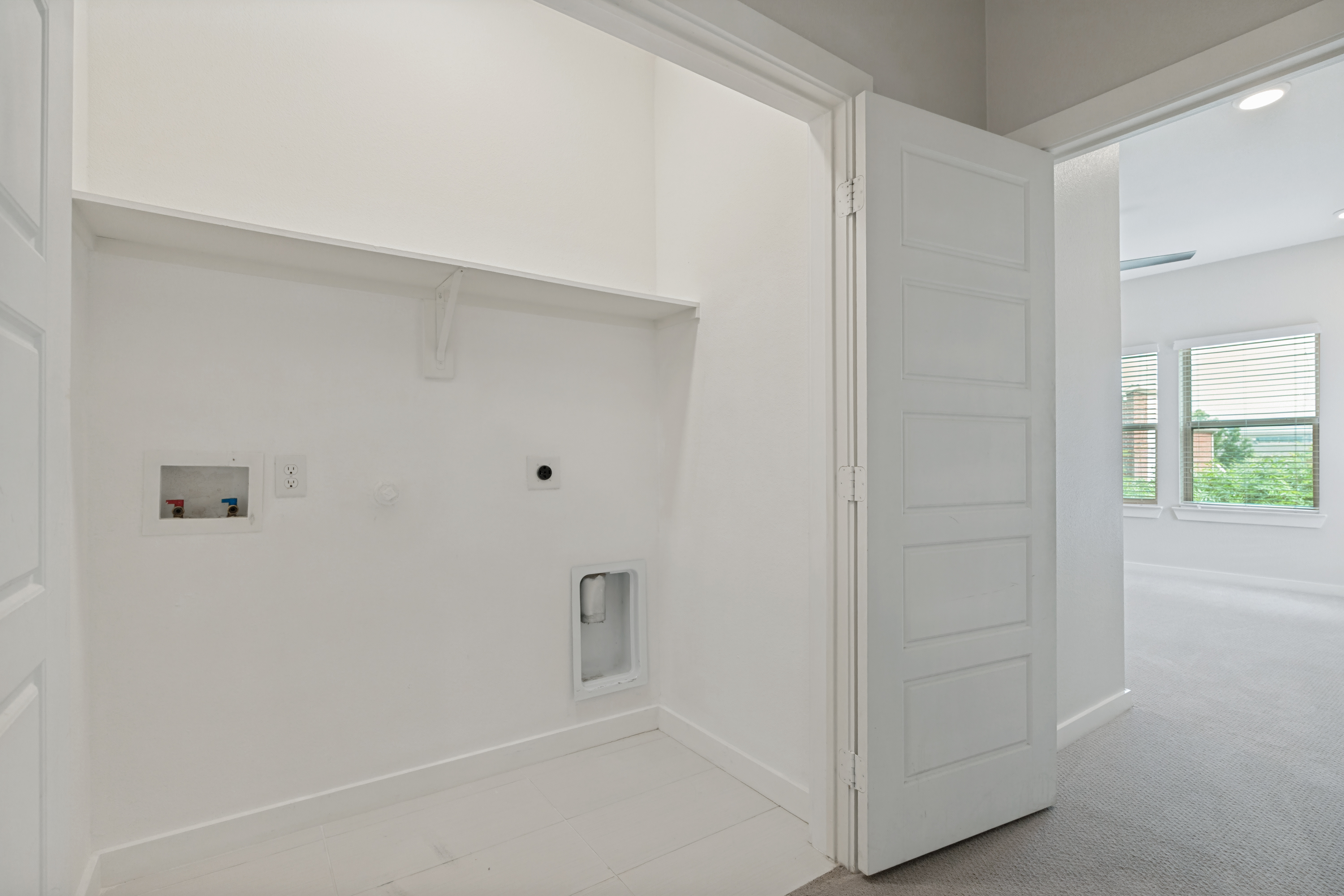  Welcome to this Beautifully Designed 3-bedroom, 2.5-bath Townhouse - 物件實景