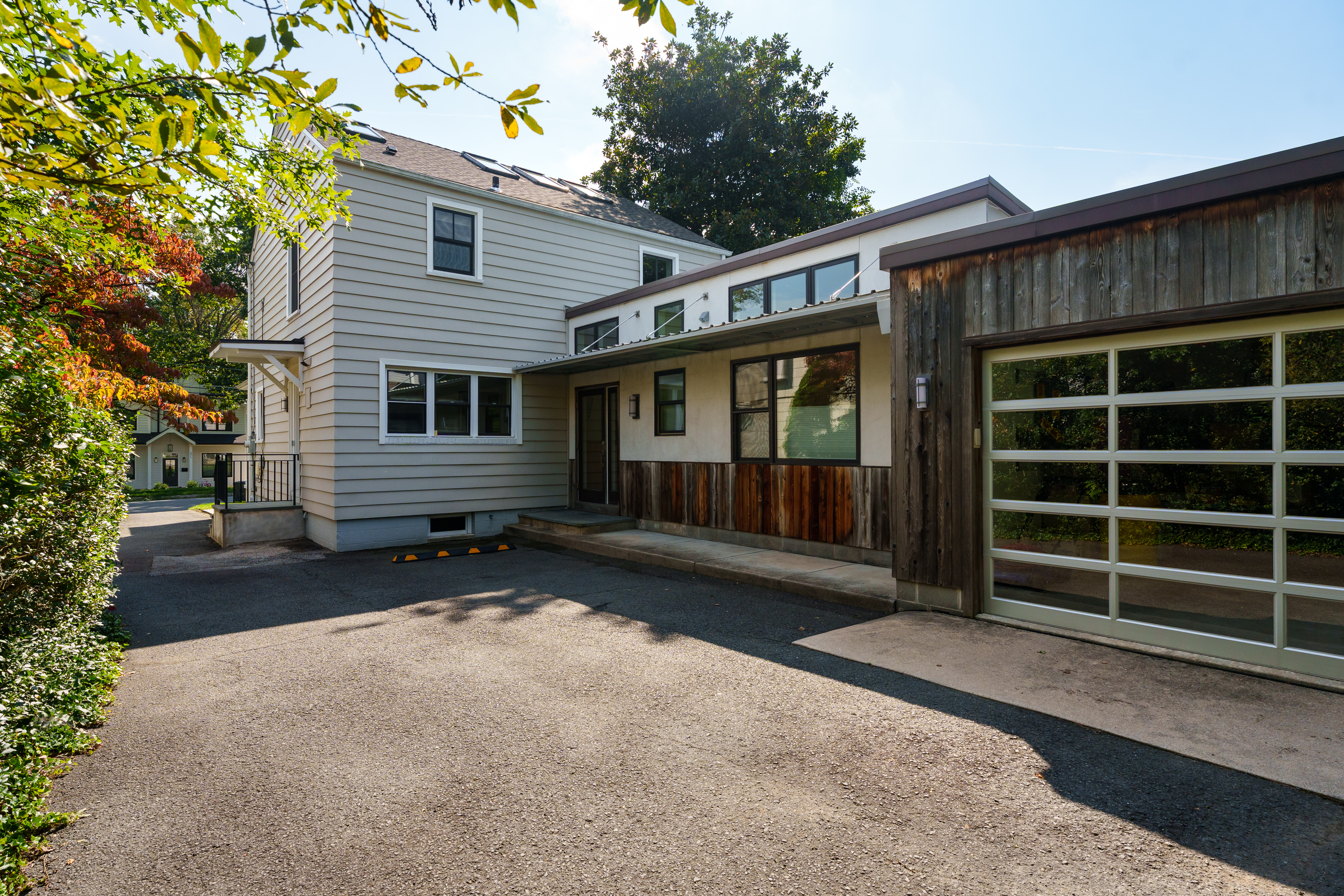  Flexible Living in a Modernized Littlebrook Home - 物件實景