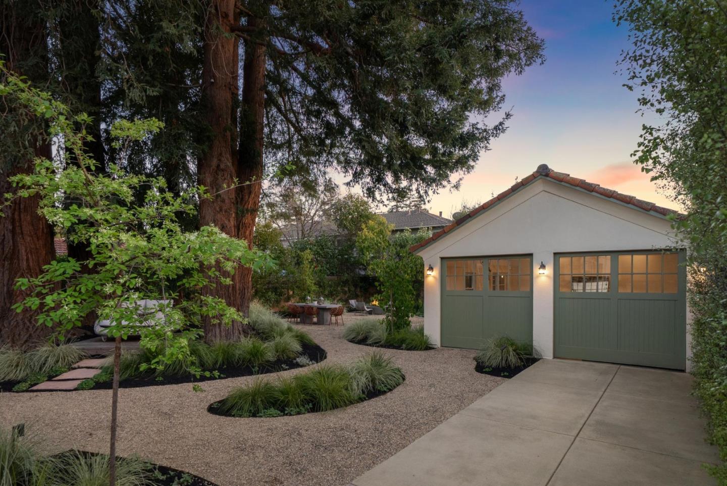 Menlo Park, California, 94025, United States, 4 Bedrooms Bedrooms, ,3 BathroomsBathrooms,Residential,For Sale,1901021
