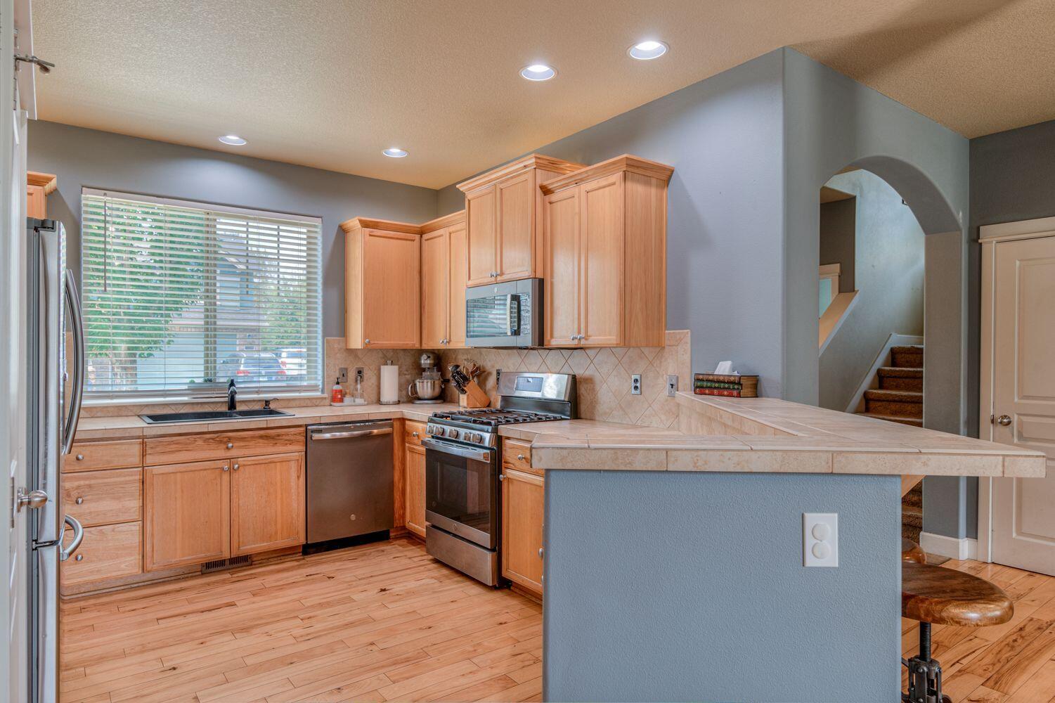 Redmond, Oregon, 97756, United States, 4 Bedrooms Bedrooms, ,3 BathroomsBathrooms,Residential,For Sale,1898439