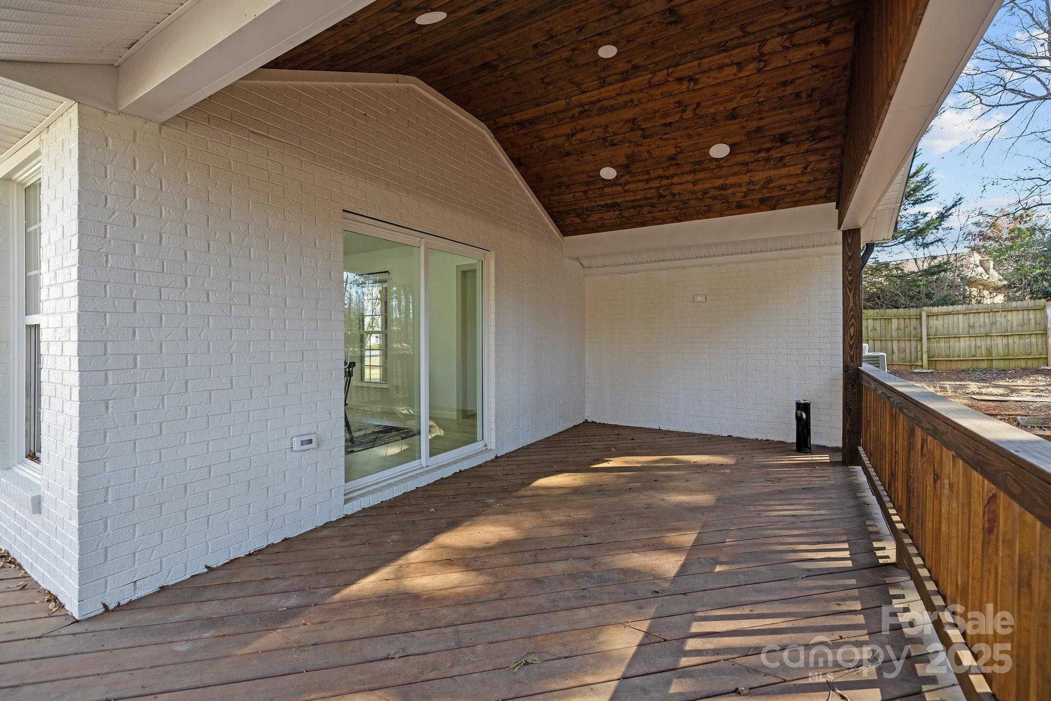 Matthews, North Carolina, 28105, United States, 5 Bedrooms Bedrooms, ,4 BathroomsBathrooms,Residential,For Sale,2003346