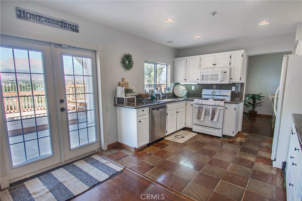 Sylmar, California, 91342, United States, 3 Bedrooms Bedrooms, ,3 BathroomsBathrooms,Residential,For Sale,1917453