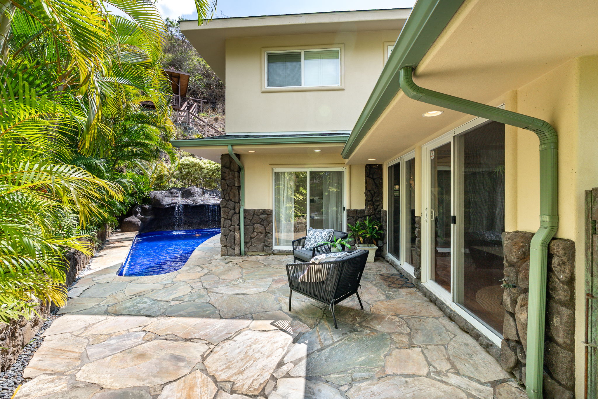 Kailua, Hawaii, 96734, United States, 6 Bedrooms Bedrooms, ,4 BathroomsBathrooms,Residential,For Sale,1981977