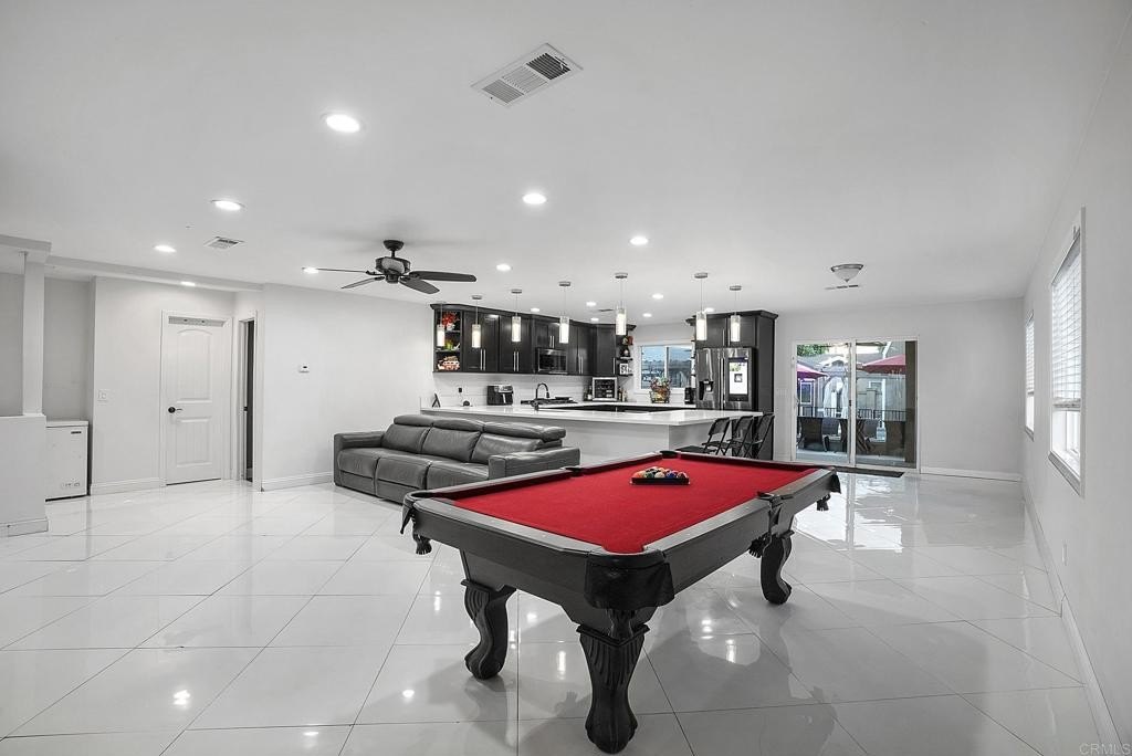 Chula Vista, California, 91911, United States, 10 Bedrooms Bedrooms, ,Residential,For Sale,1991347