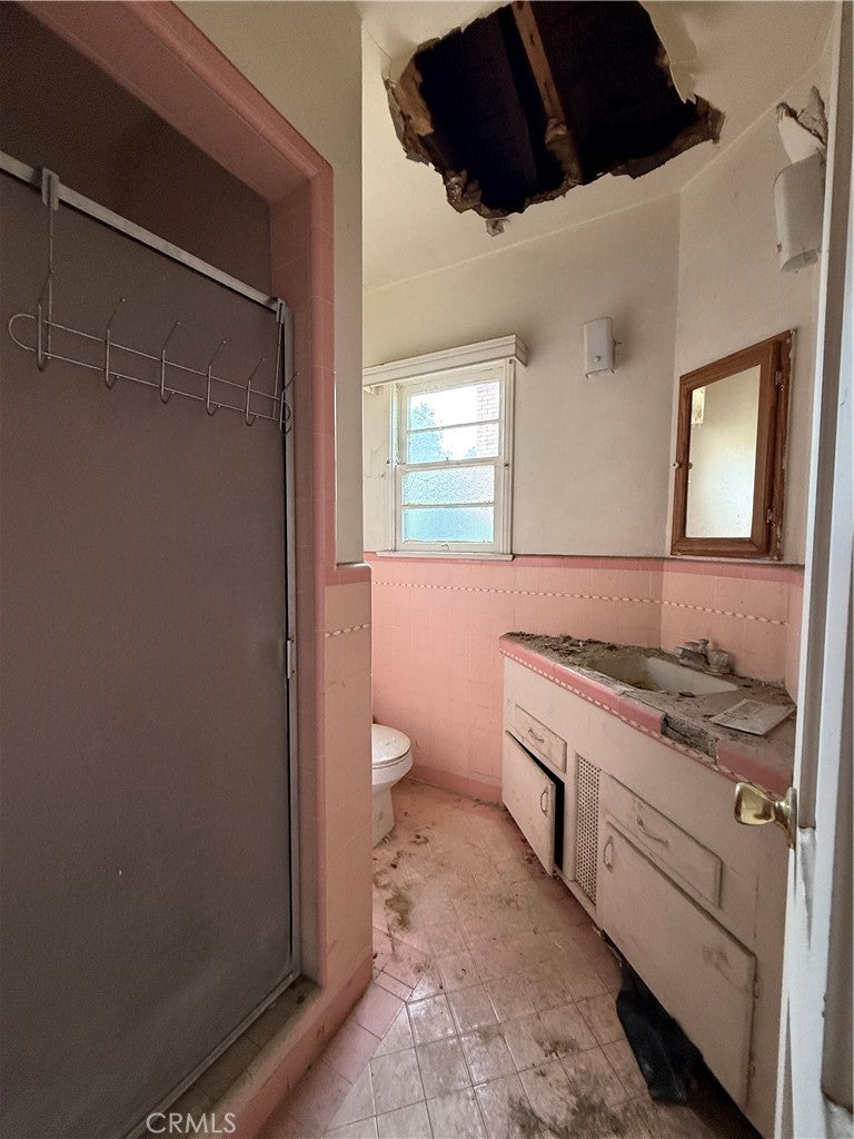 Rosemead, California, 91770, United States, 3 Bedrooms Bedrooms, ,2 BathroomsBathrooms,Residential,For Sale,1987759