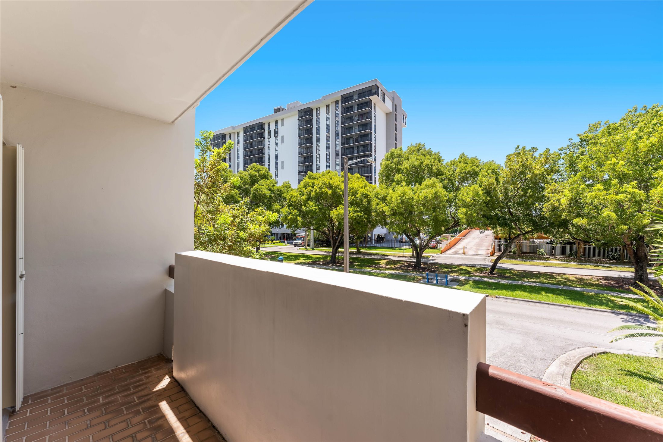  2525 NE 135th St, North Miami, FL, 33181 - 物件實景