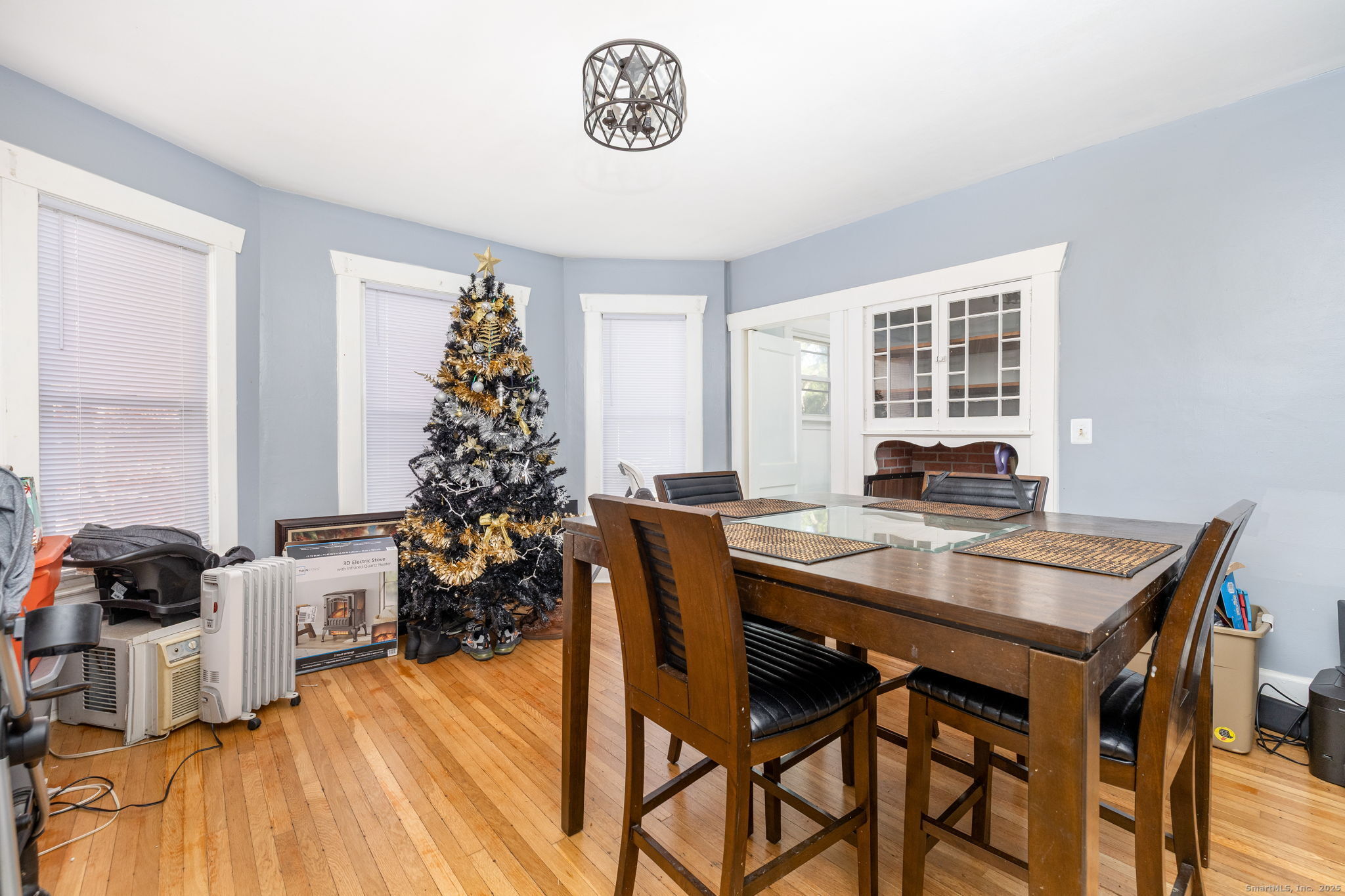 Hartford, Connecticut, 06105, United States, 8 Bedrooms Bedrooms, ,3 BathroomsBathrooms,Residential,For Sale,1994837