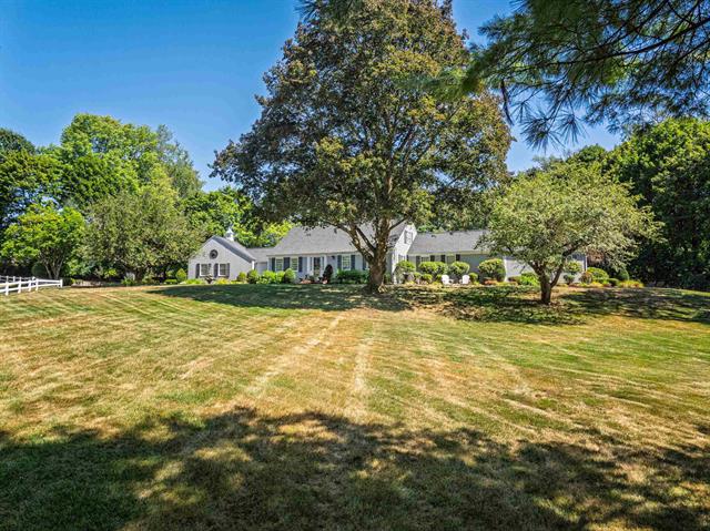 Dover, New Hampshire, 03820, United States, 3 Bedrooms Bedrooms, ,4 BathroomsBathrooms,Residential,For Sale,1926257