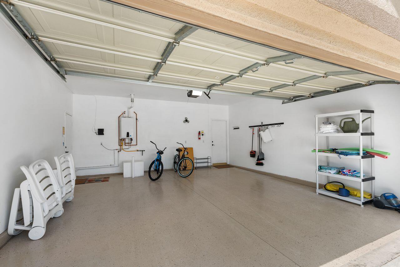 Indio, California, 92201, United States, 4 Bedrooms Bedrooms, ,3 BathroomsBathrooms,Residential,For Sale,1925856