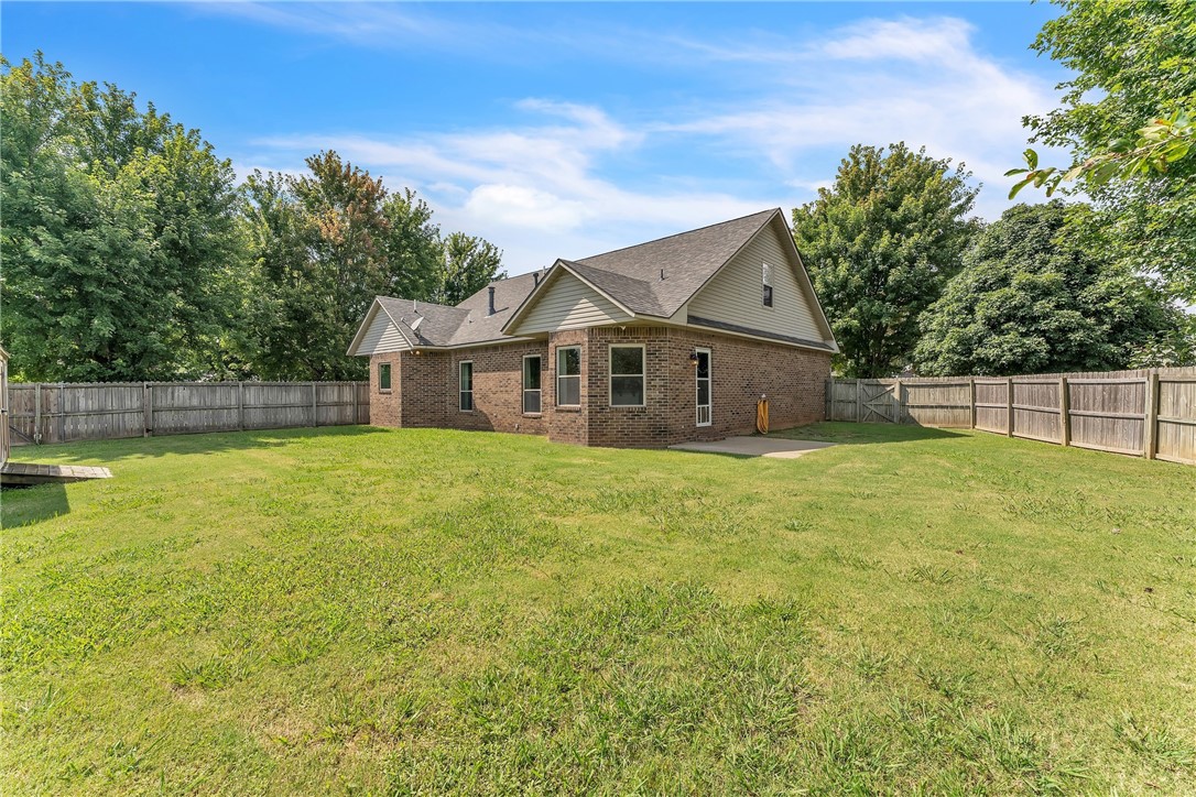 Bentonville, Arkansas, 72713, United States, 5 Bedrooms Bedrooms, ,3 BathroomsBathrooms,Residential,For Sale,1882390