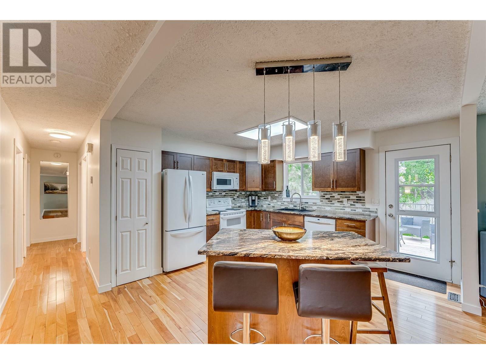 VERNON, British Columbia, V1T 7S4, CA, 4 Bedrooms Bedrooms, ,2 BathroomsBathrooms,Residential,For Sale,1837280