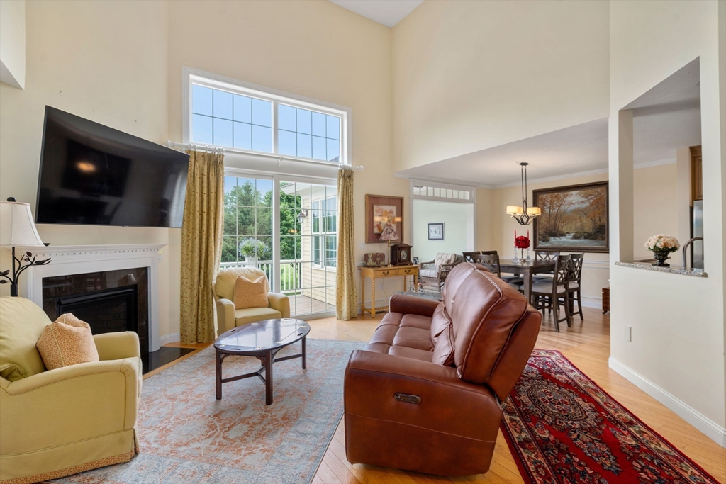 Topsfield, Massachusetts, 01983, United States, 3 Bedrooms Bedrooms, ,4 BathroomsBathrooms,Residential,For Sale,1919472