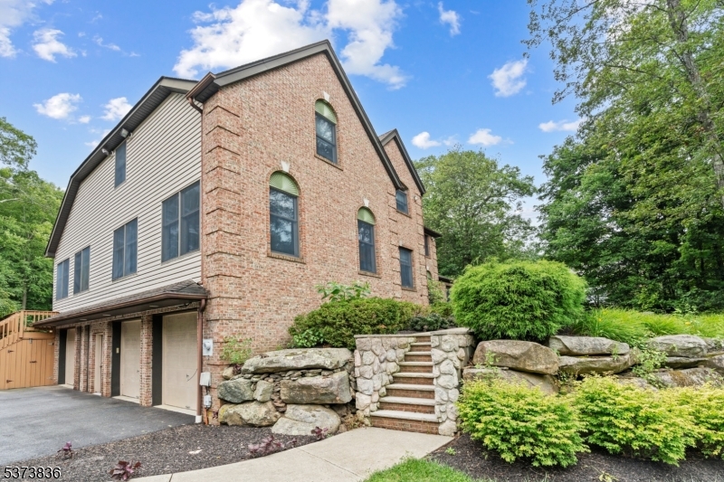 Hardyston Township, New Jersey, 07460, United States, 4 Bedrooms Bedrooms, ,4 BathroomsBathrooms,Residential,For Sale,1900804