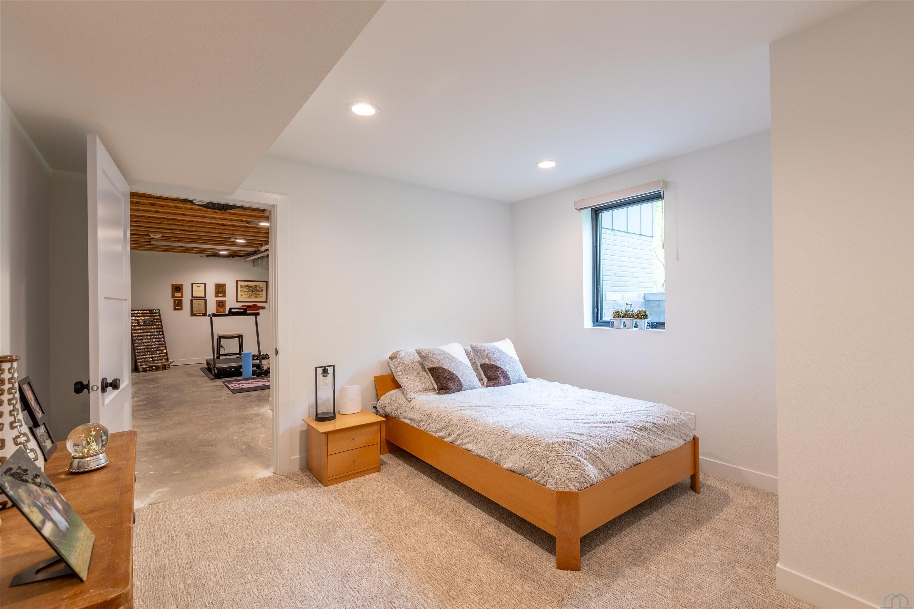 Sioux City, Iowa, 51108, United States, 4 Bedrooms Bedrooms, ,3 BathroomsBathrooms,Residential,For Sale,2048927