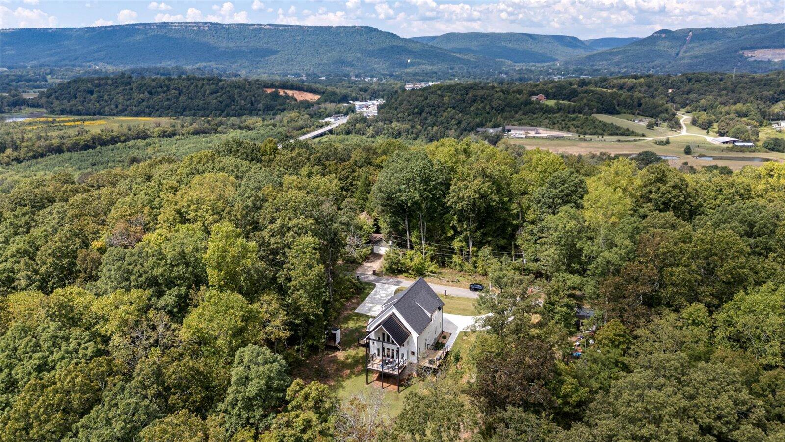 Jasper, Tennessee, 37347, United States, 3 Bedrooms Bedrooms, ,2 BathroomsBathrooms,Residential,For Sale,1976717