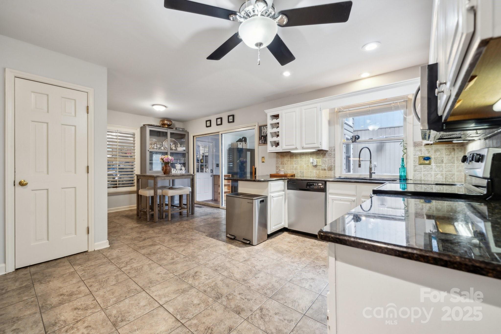 Clover, South Carolina, 29710, United States, 3 Bedrooms Bedrooms, ,2 BathroomsBathrooms,Residential,For Sale,1795322