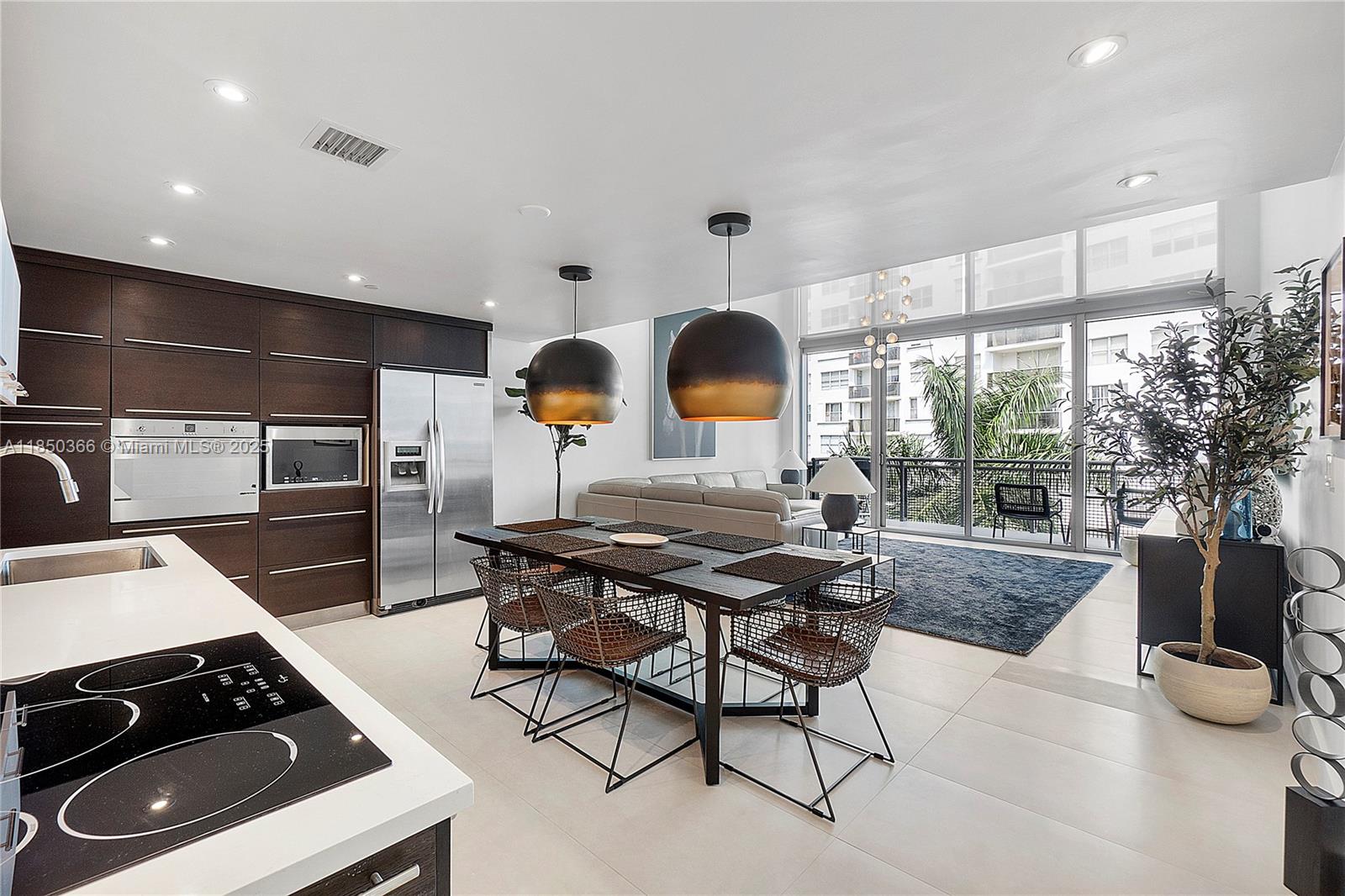 Miami Beach, Florida, 33140, United States, 1 Bedroom Bedrooms, ,1 BathroomBathrooms,Residential,For Sale,1906167