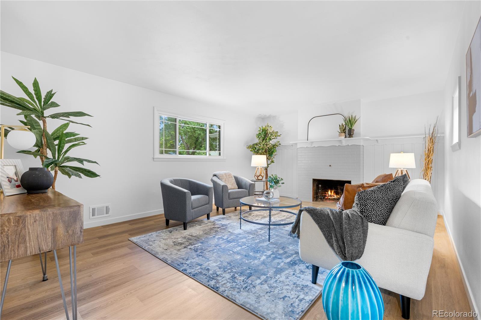Lakewood, Colorado, 80214, United States, 3 Bedrooms Bedrooms, ,2 BathroomsBathrooms,Residential,For Sale,1940833