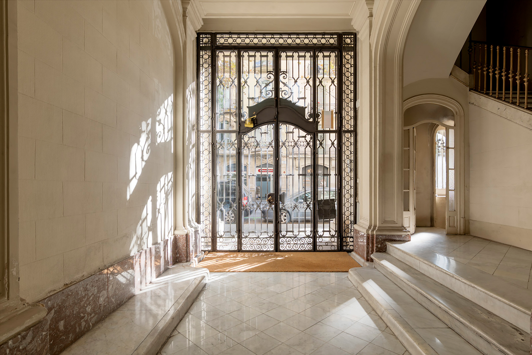  Spectacular corner apartment of large dimensions in Eixample - 物件實景