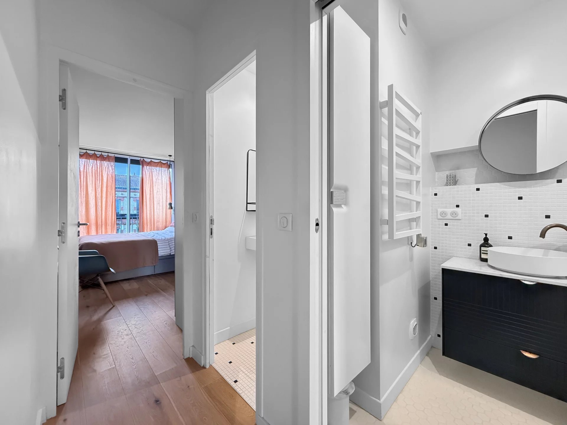 Suresnes, Île-de-France, 92150, FR, 3 Bedrooms Bedrooms, ,3 BathroomsBathrooms,Residential,For Sale,1991868