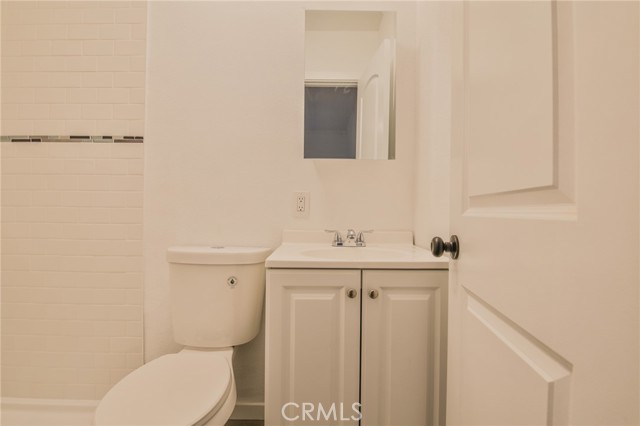 Los Angeles, California, 90003, United States, 5 Bedrooms Bedrooms, ,Residential,For Sale,1889512