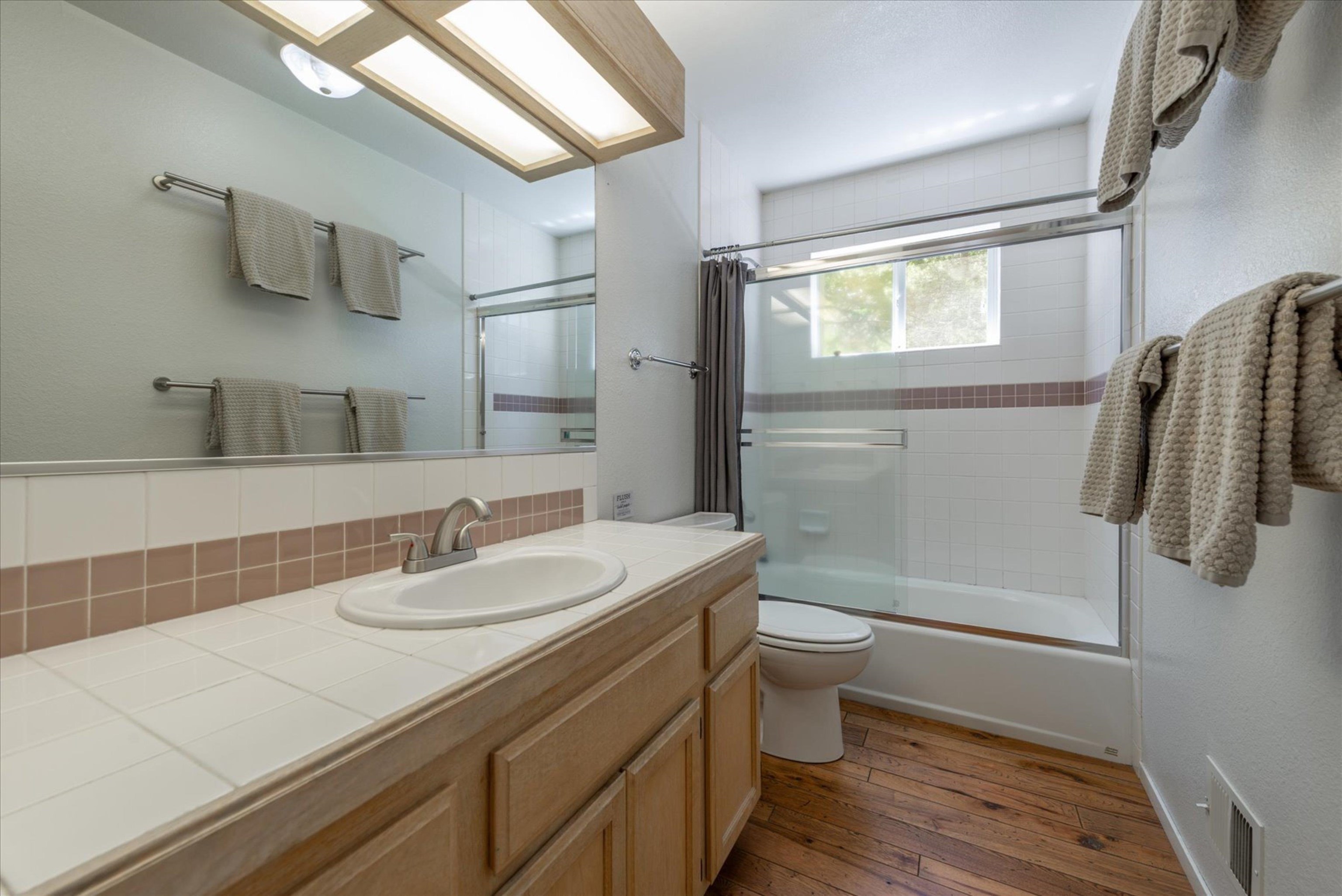 Truckee, California, 96161, United States, 3 Bedrooms Bedrooms, ,2 BathroomsBathrooms,Residential,For Sale,1939259