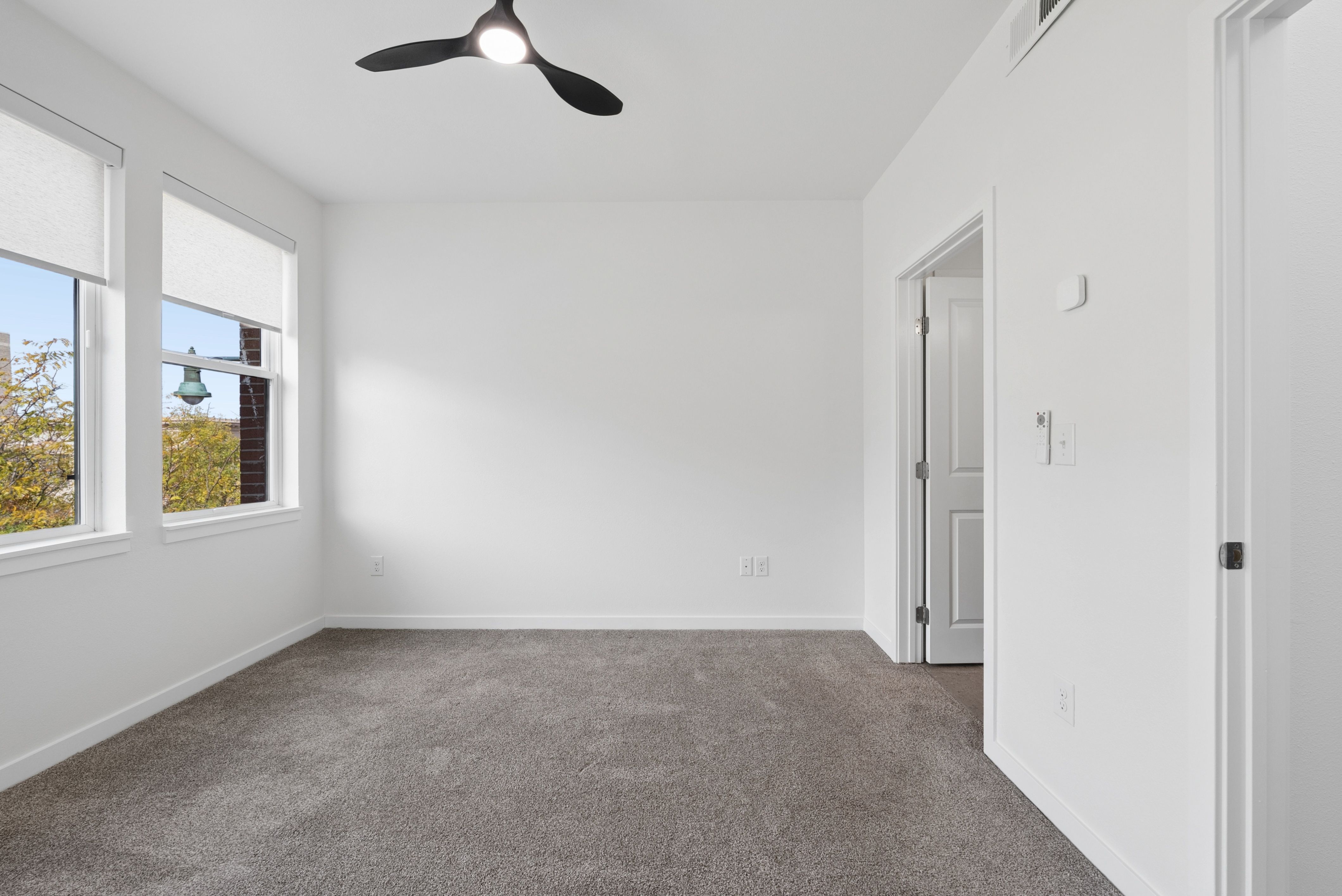  End-Unit Brownstone in North Capitol Hill - 物件實景
