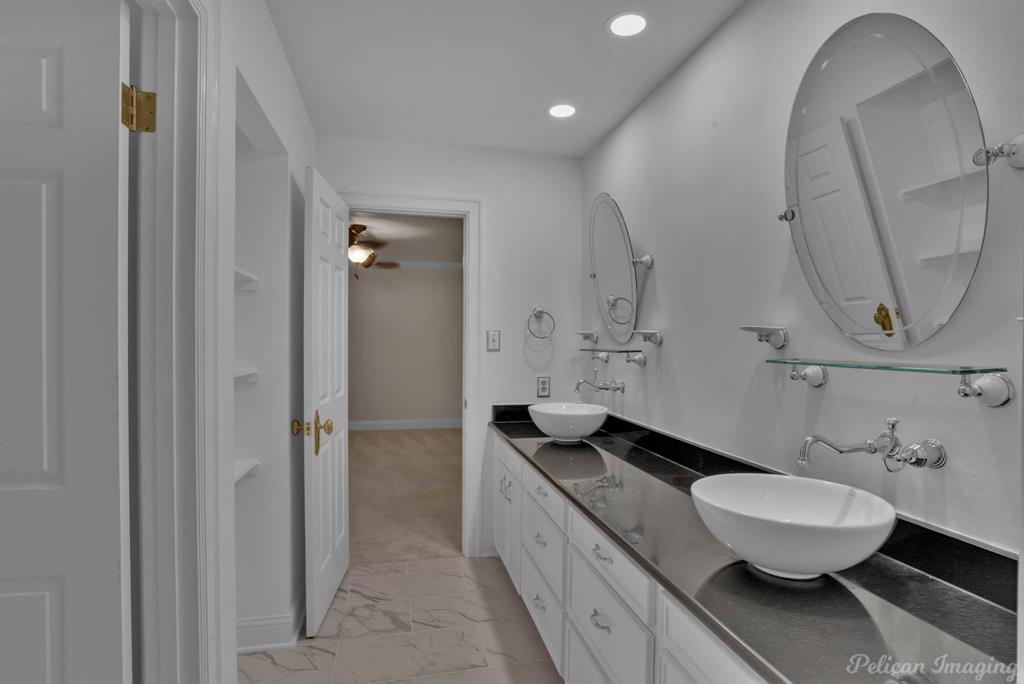 Shreveport, Louisiana, 71106, United States, 4 Bedrooms Bedrooms, ,4 BathroomsBathrooms,Residential,For Sale,1767240
