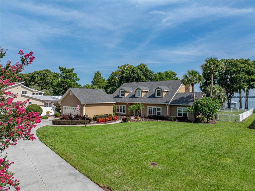 Winter Haven, Florida, 33884, United States, 3 Bedrooms Bedrooms, ,4 BathroomsBathrooms,Residential,For Sale,1895737