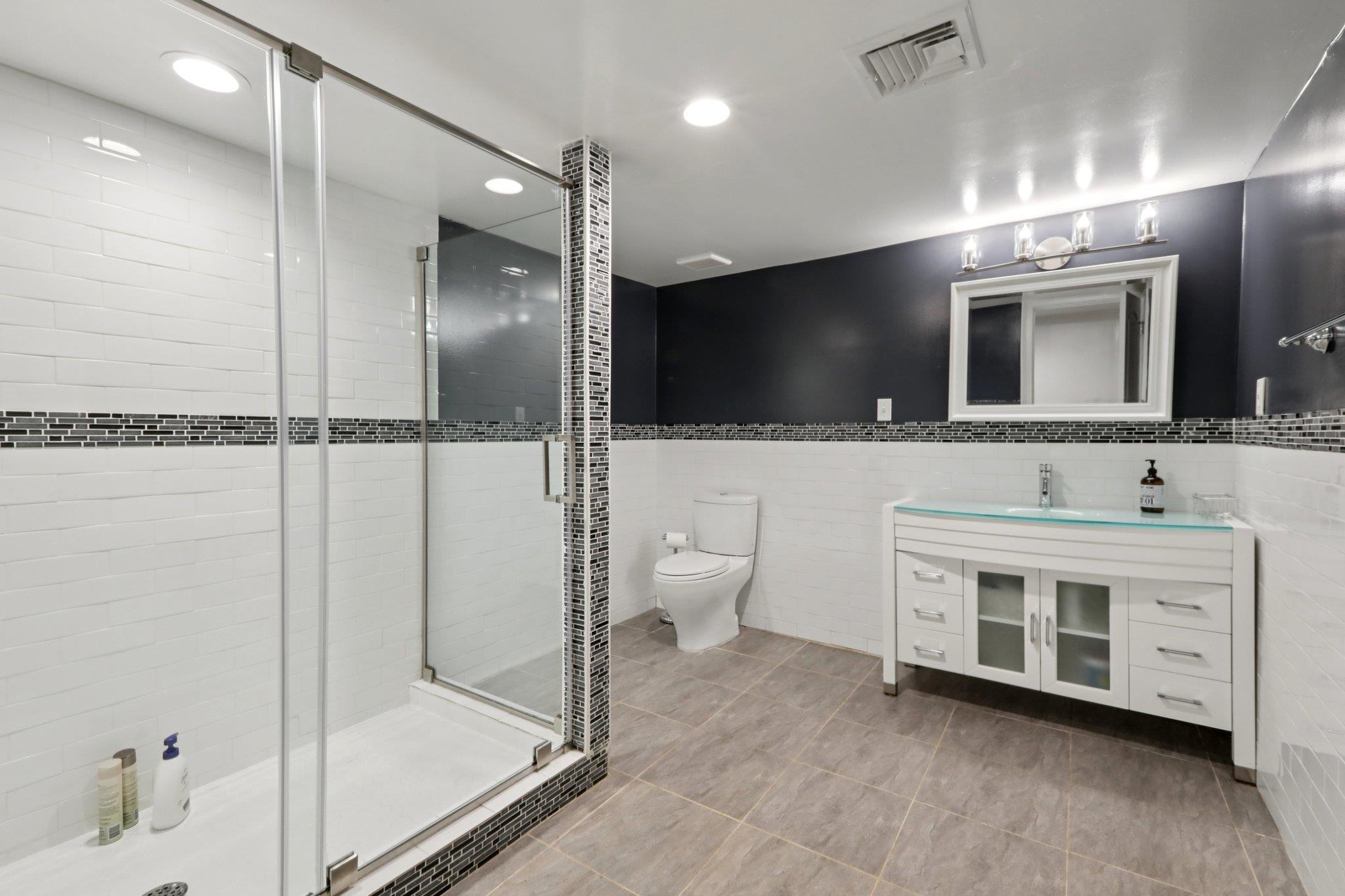 New City, New York, 10956, United States, 2 Bedrooms Bedrooms, ,3 BathroomsBathrooms,Residential,For Sale,1928184