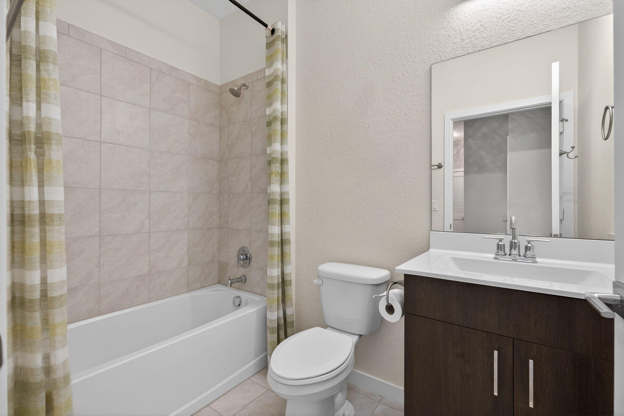 Hobe Sound, Florida, 33455, United States, 2 Bedrooms Bedrooms, ,2 BathroomsBathrooms,Residential,For Sale,2000566