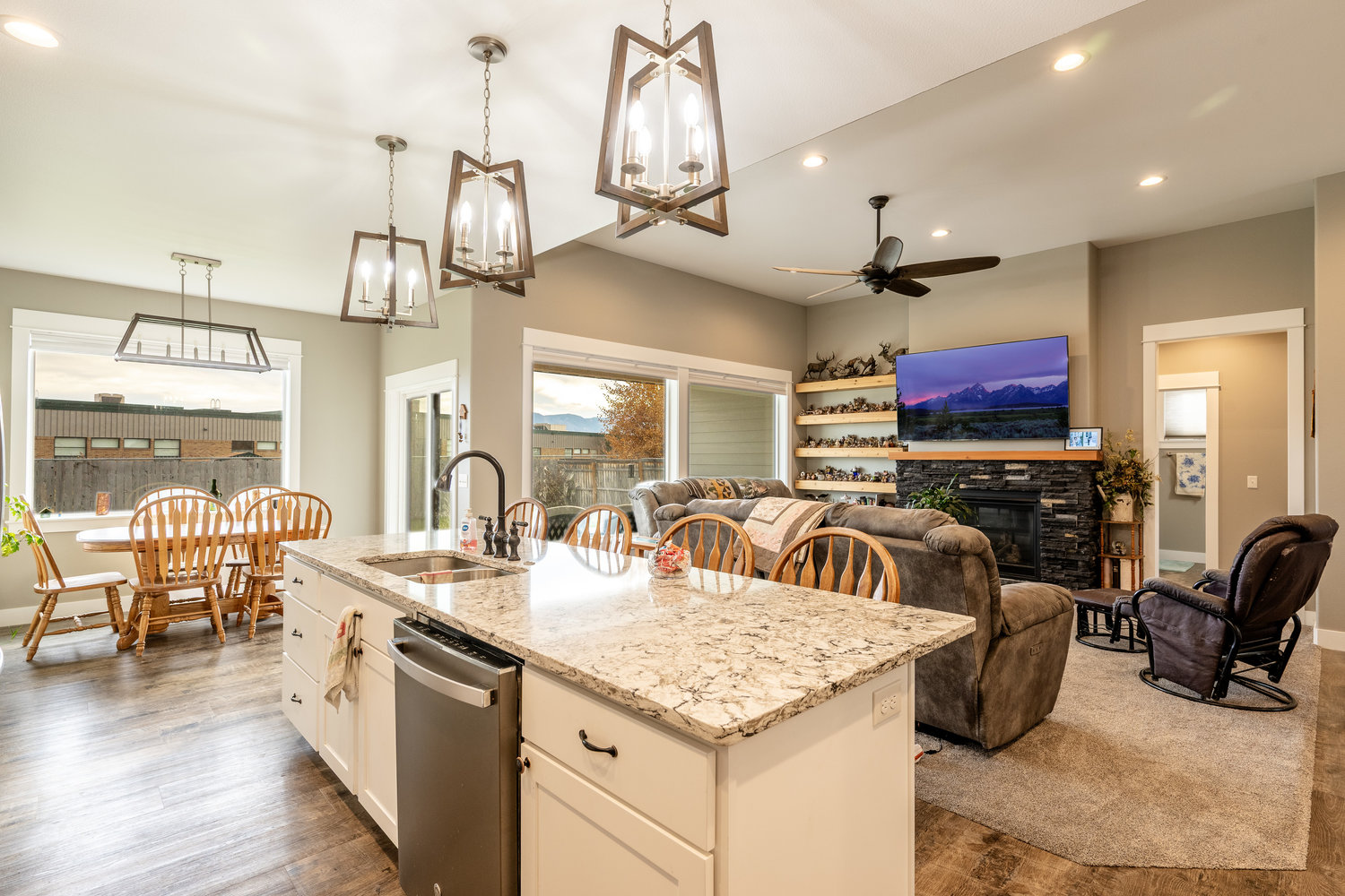 Ranchester, Wyoming, 82839, United States, 3 Bedrooms Bedrooms, ,2 BathroomsBathrooms,Residential,For Sale,2000081