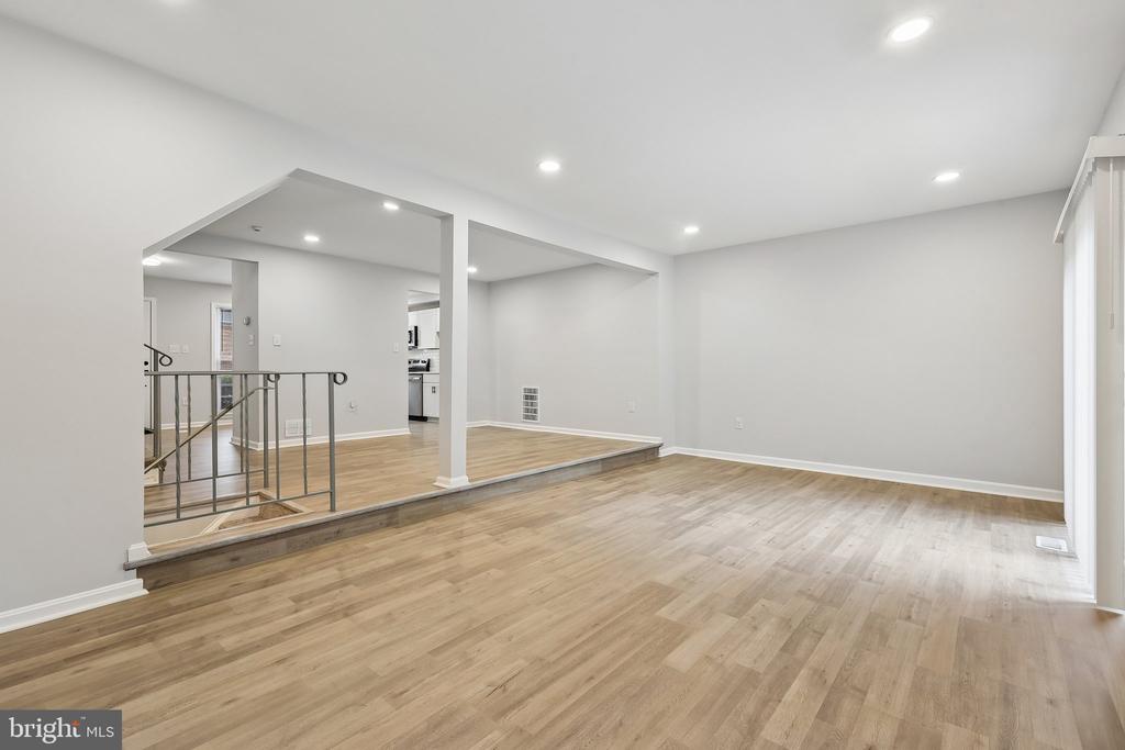 Springfield, Virginia, 22153, United States, 4 Bedrooms Bedrooms, ,4 BathroomsBathrooms,Residential,For Sale,2049450