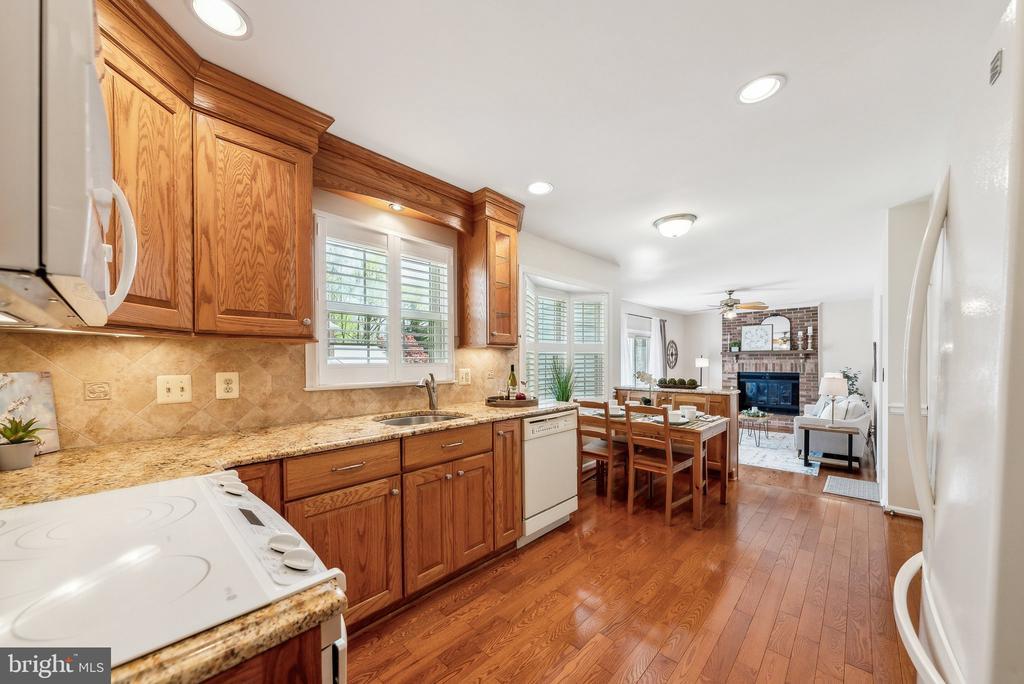 Springfield, Virginia, 22153, United States, 3 Bedrooms Bedrooms, ,3 BathroomsBathrooms,Residential,For Sale,1895799