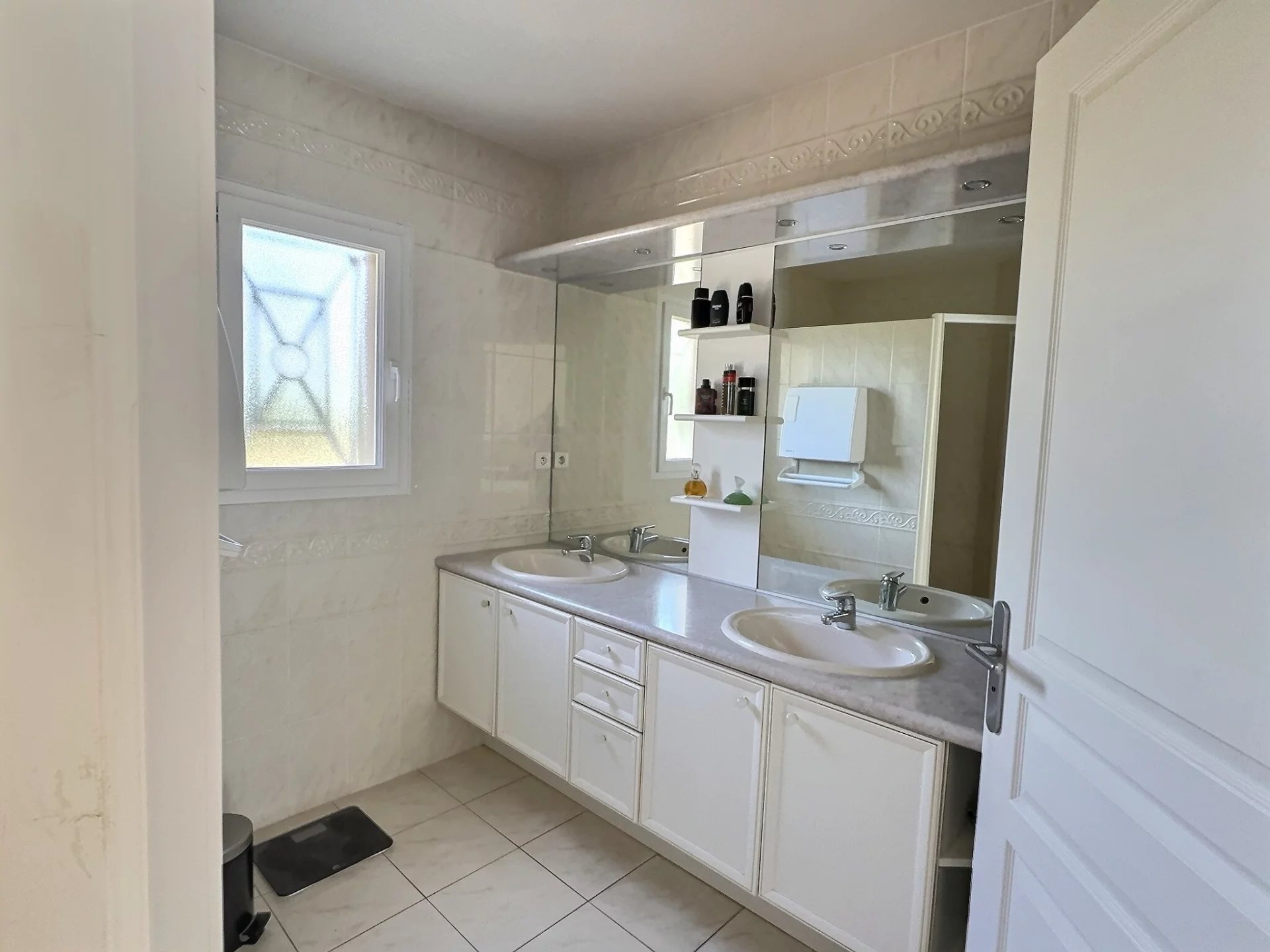 Lège-Cap-Ferret, New Aquitaine, 33950, FR, 5 Bedrooms Bedrooms, ,3 BathroomsBathrooms,Residential,For Sale,1817598