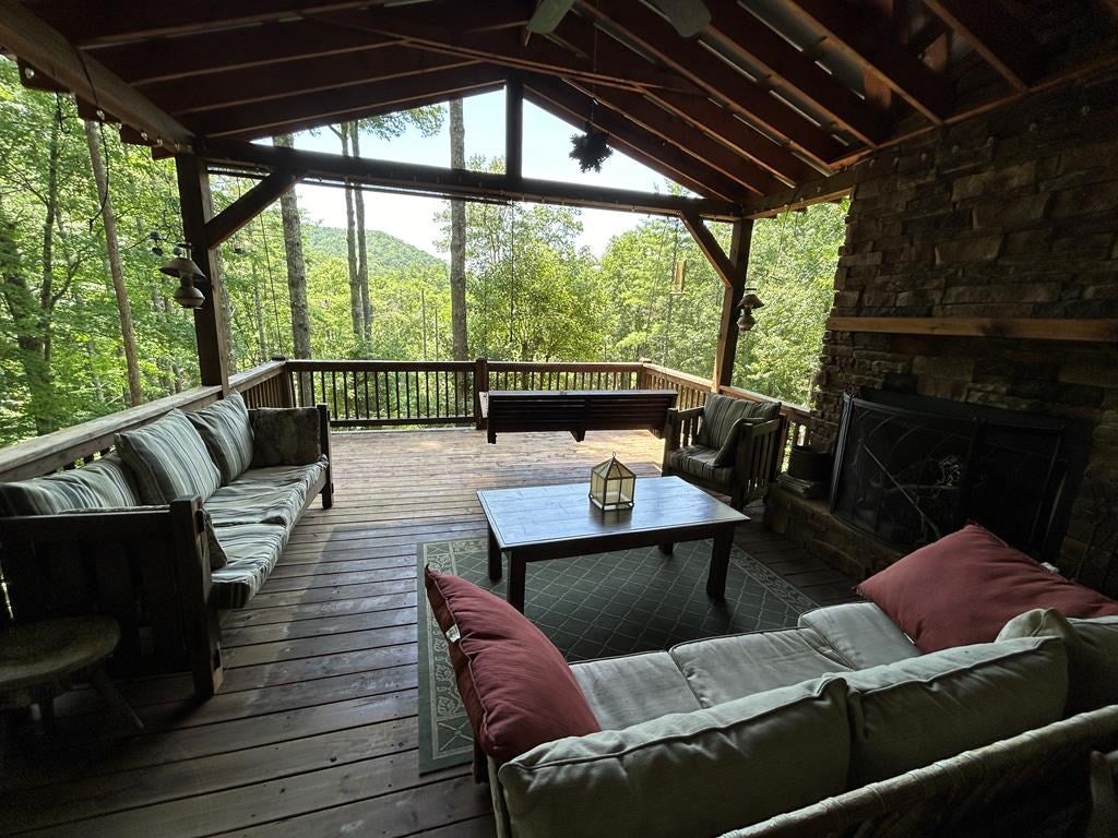Blue Ridge, Georgia, 30513, United States, 5 Bedrooms Bedrooms, ,3 BathroomsBathrooms,Residential,For Sale,1859045