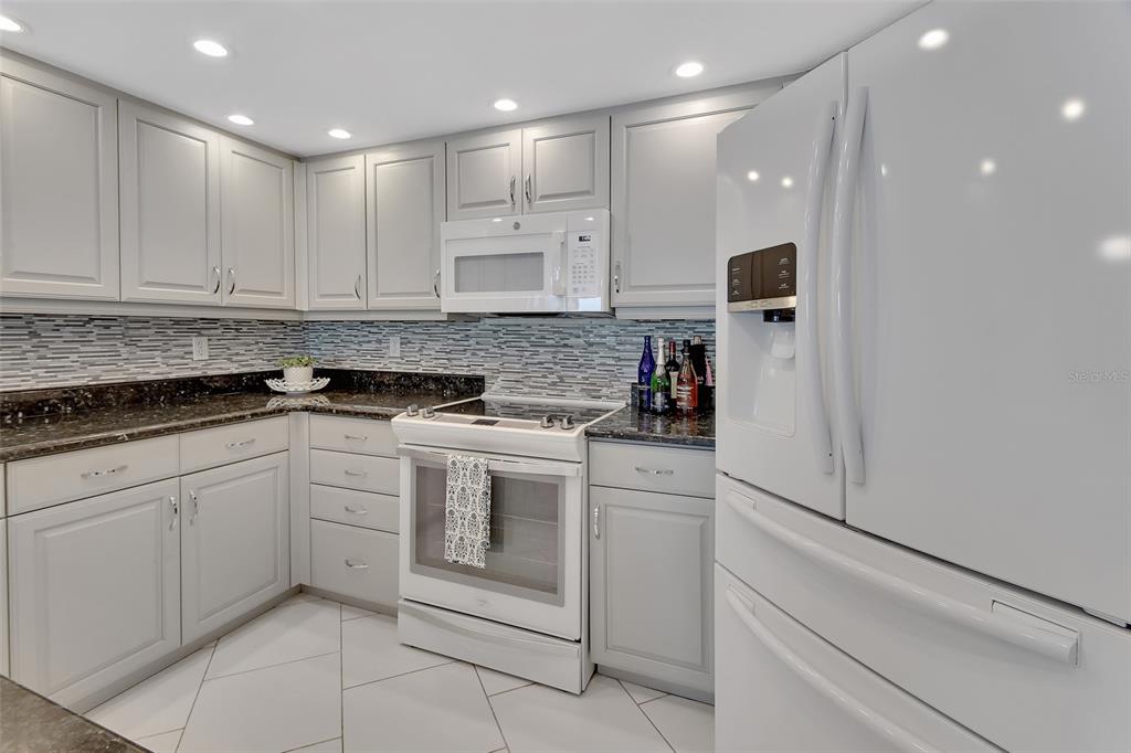 Daytona Beach Shores, Florida, 32118, United States, 2 Bedrooms Bedrooms, ,2 BathroomsBathrooms,Residential,For Sale,1906668