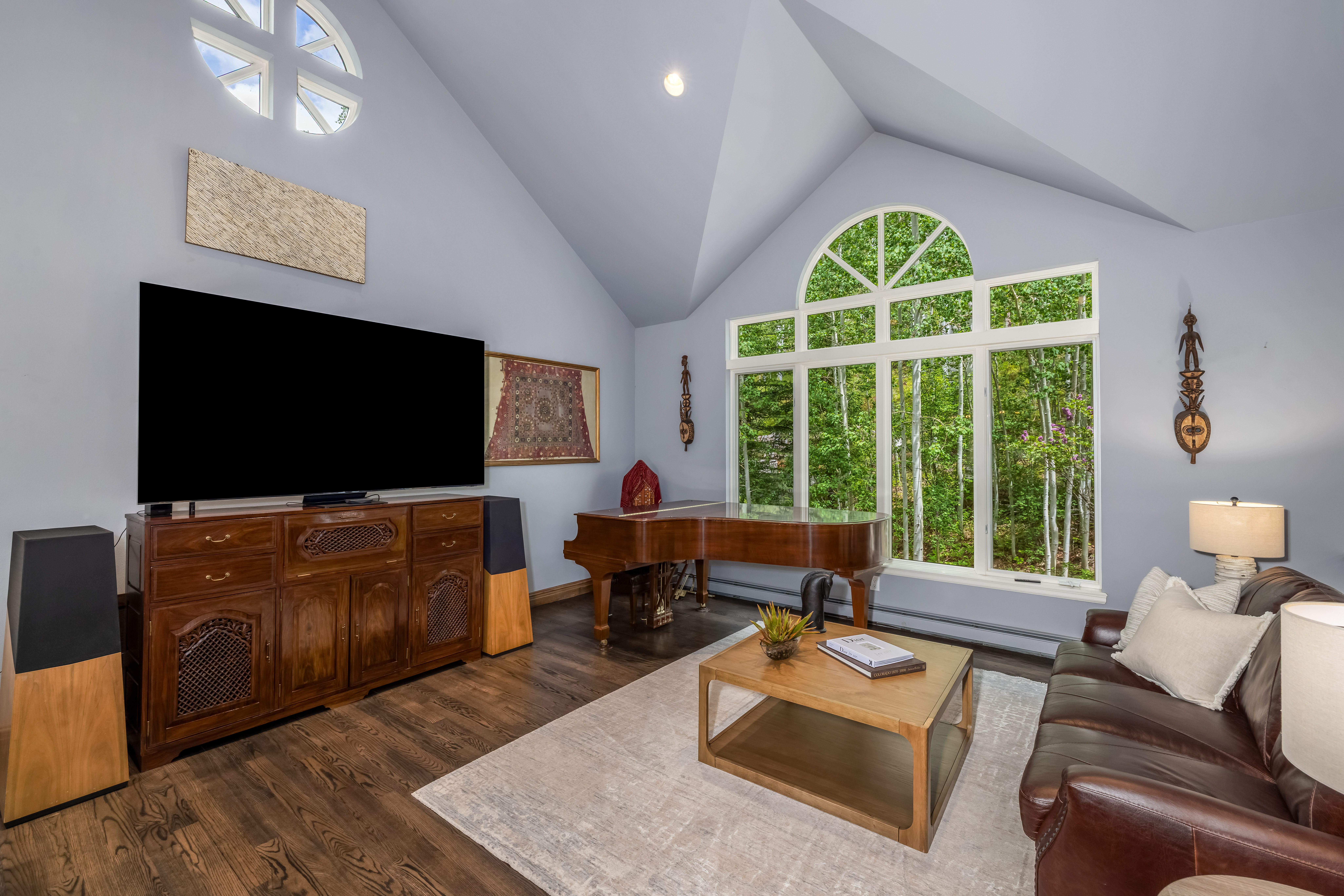  2080 Meadow Brook Drive Offers a Rare Blend of Privacy, and Mountain Living - 物件實景