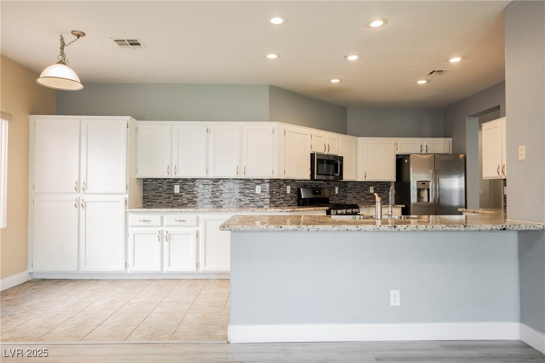 Henderson, Nevada, 89015, United States, 5 Bedrooms Bedrooms, ,2 BathroomsBathrooms,Residential,For Sale,1976773