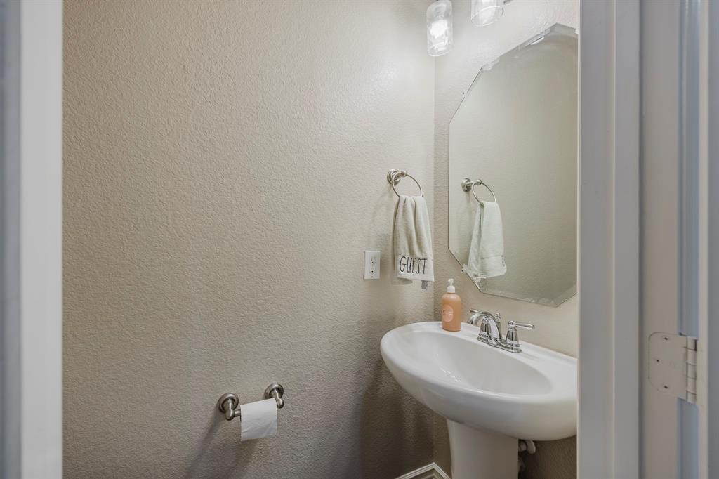 Fort Worth, Texas, 76244, United States, 4 Bedrooms Bedrooms, ,4 BathroomsBathrooms,Residential,For Sale,1860641
