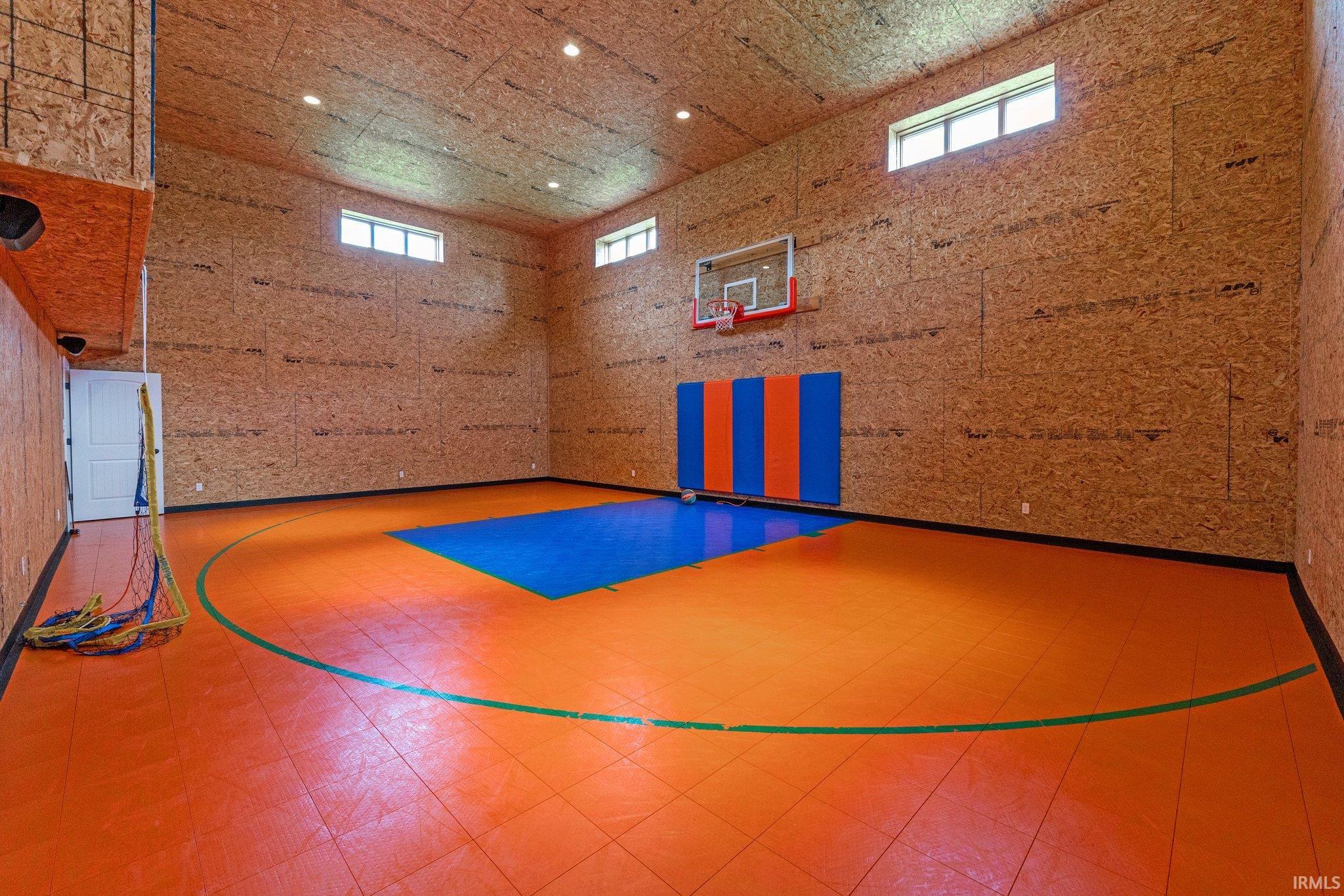 Fort Wayne, Indiana, 46825-7408, United States, 4 Bedrooms Bedrooms, ,5 BathroomsBathrooms,Residential,For Sale,1975267